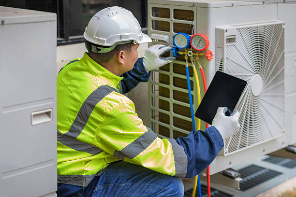 Professional Heat Pump Repair technician working in Braddock Heights, MD